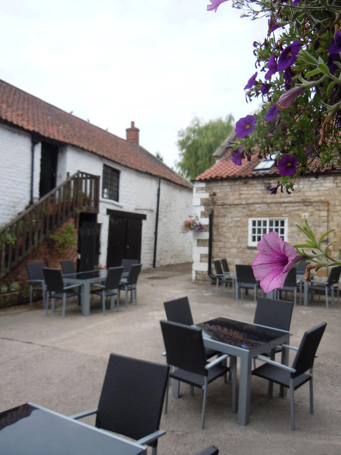 The New Inn Thornton Dale Eksteriør billede